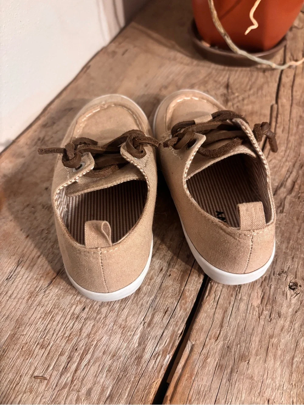 Casual Canvas Boat Shoes in Tan/Beige